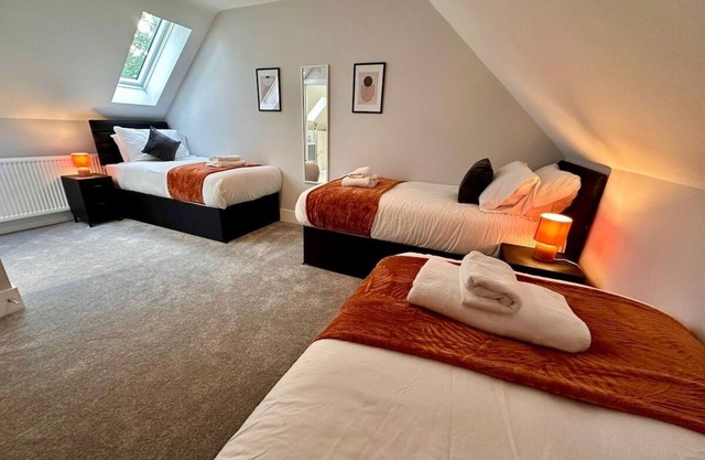 Stunning 4 Bedroom| Sleeps 8| Centre Of Telford