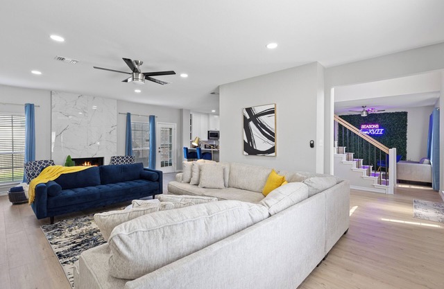 Stunning 4BD!Fits all & Pets!N Dallas Suburb, Epic Game-room,W/Fire Pit &IG Wall