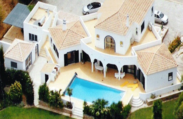 Stunning 5 bed villa on Penina Golf Course. Charged at Per person per night.
