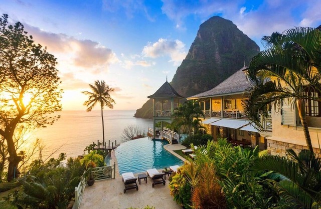 Stunning 5 Bedroom Villa with Ocean Views