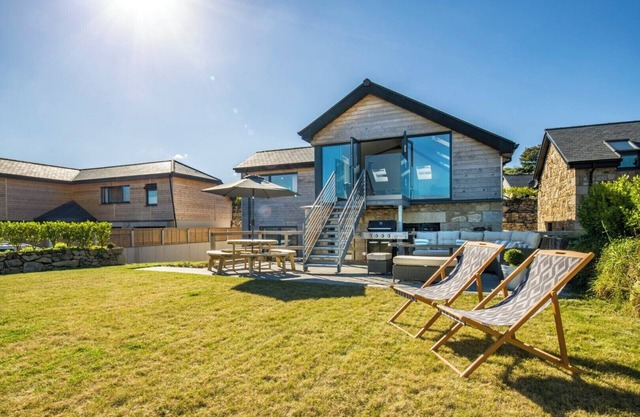 Stunning 5 Star Contemporary Home Carbis Bay