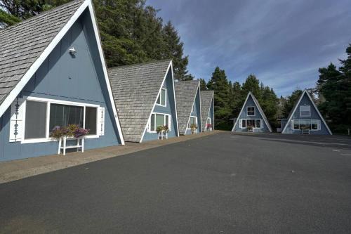 Stunning A Frame with Fantastic Views in Otter Rock, Oregon