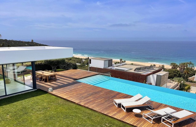 STUNNING AND LUXURIOUS VILLA IN PLAYA DE LOS ALEMANES | 6 PAX