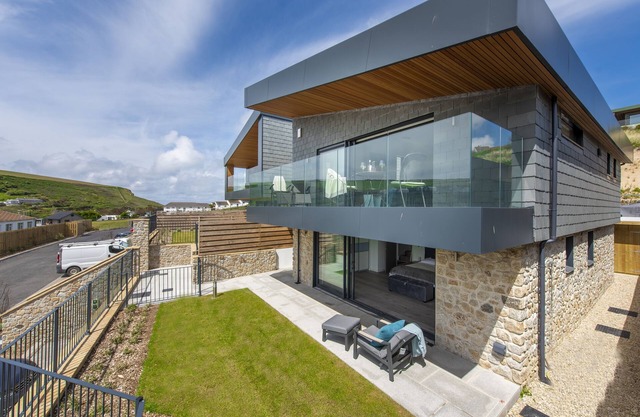 Stunning and stylish abode, close to the golden sands of Mawgan Porth beach