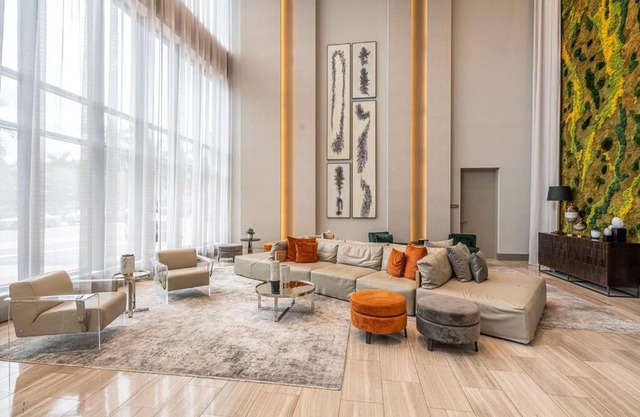 Stunning Apartment in Downtown Doral
