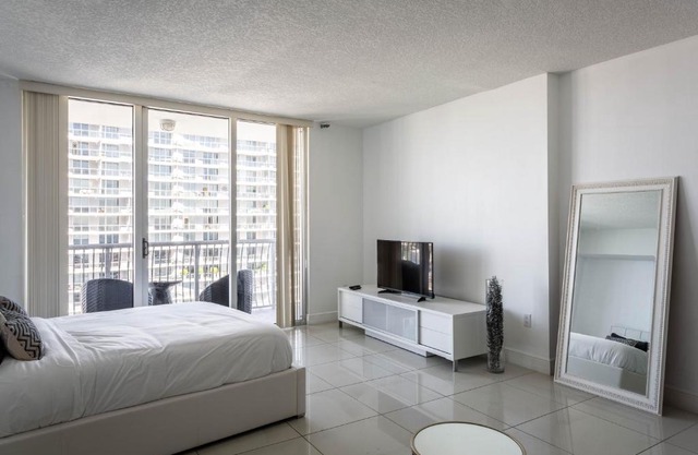 Stunning Bay View Studio