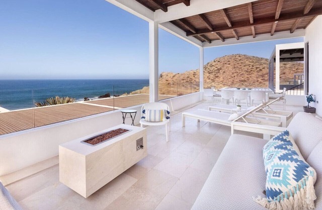 Stunning Beachfront Residence with Resort Perks