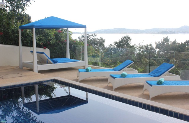 Stunning Beachside Villa, 4 Bedrooms, Private Pool