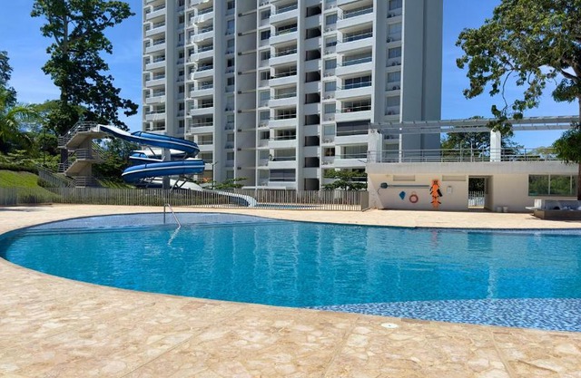 Stunning, Brand-new Apartment