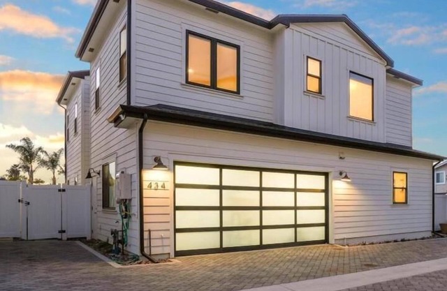 Stunning Carlsbad Retreat w/Hot Tub & Ocean Views
