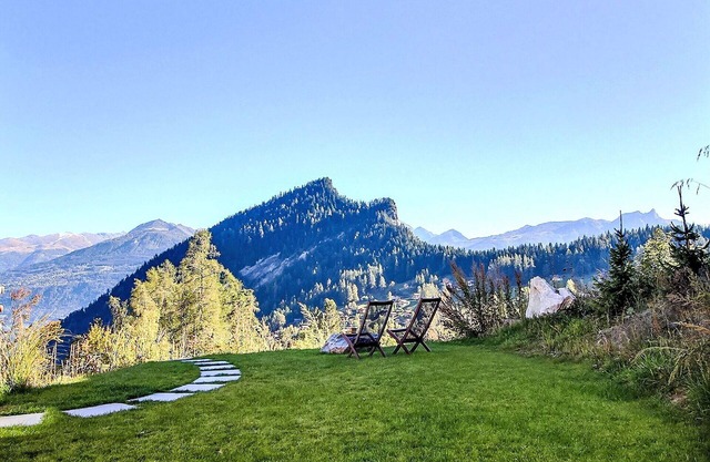 Stunning private villa with WIFI, TV, terrace, pets allowed, panoramic view and parking