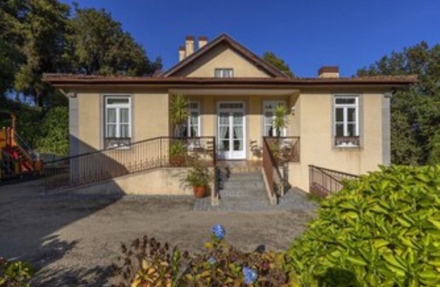 Stunning, Charming, 12 Bedrooms all ensuite, 2.5 Hect Fenced