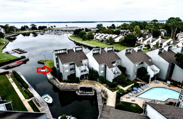 Stunning Corner on Waterfront Condo Lake Conroe!