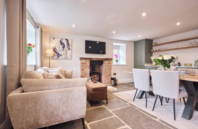 Stunning Cosy Yorkshire Dales Cottage with Log Burner