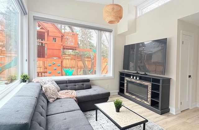 Stunning Custom Luxury 2-Bedroom GARDEN SUITE