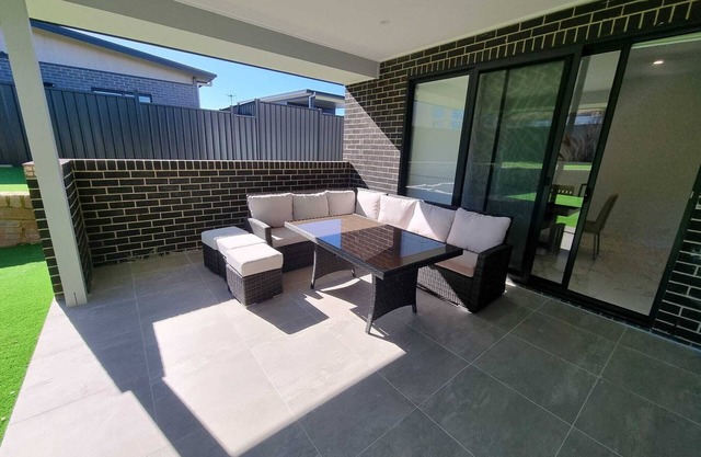 Stunning Double Storey House With 5 Bedrooms
