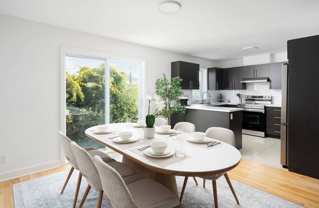 Stunning, fully furnished unit with brand new furniture throughout.