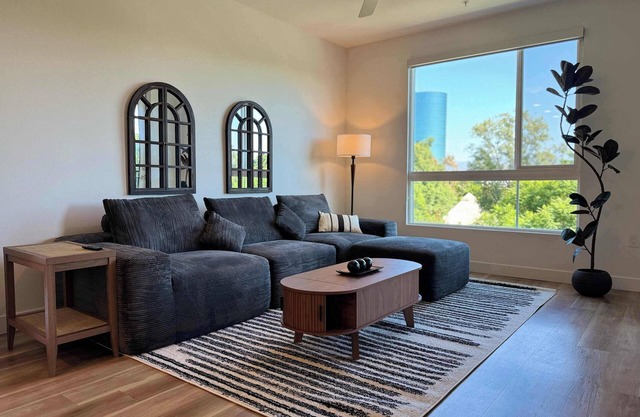 Stunning Haven W/Pool,Gym&Parking Near Disneyland