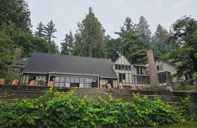 Stunning High Bank 3 BDRM w/Ballroom on the Salish Sea
