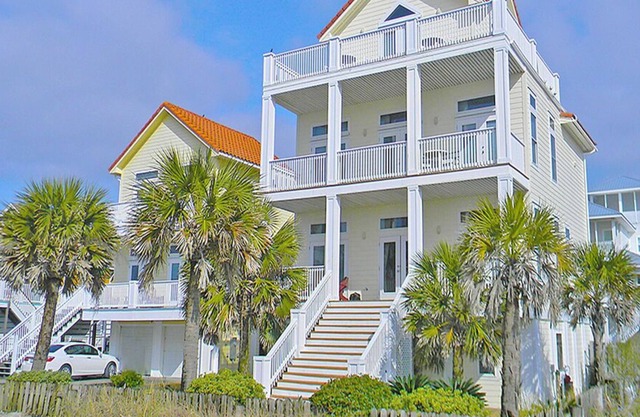 Stunning Home!! Amazing Gulf Views, Private Pool, Game Room, No Road to Cross