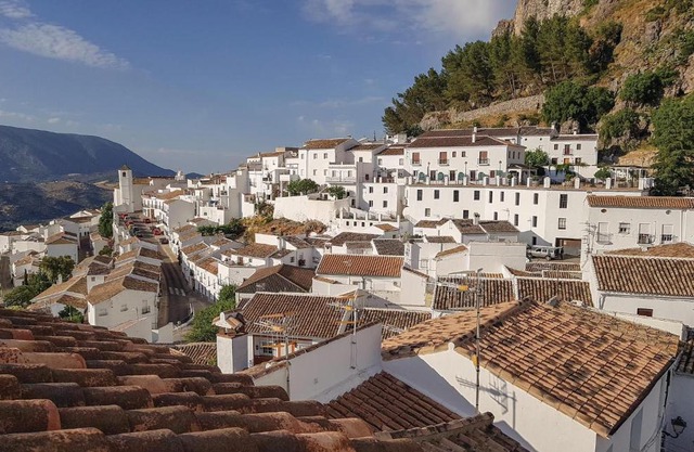 Stunning home in Zahara de la Sierra w/ WiFi and 3 Bedrooms