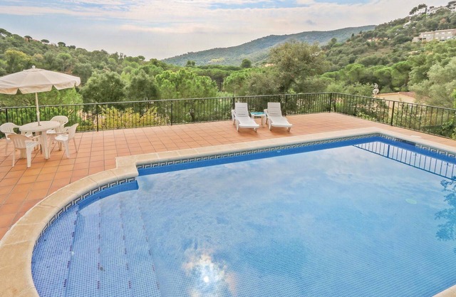 Stunning home in Calonge with WiFi