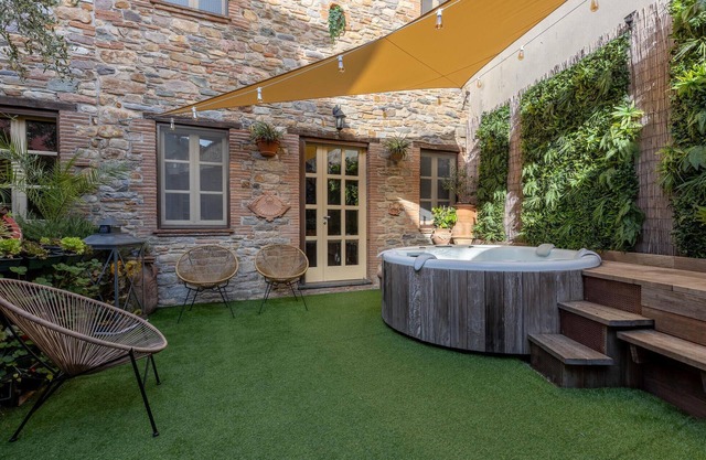 Stunning home in Capannori with jacuzzi