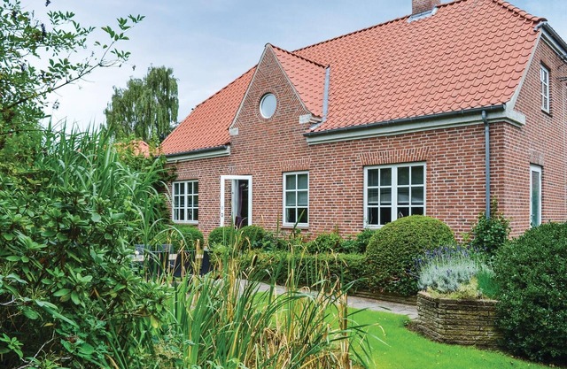 Stunning home in Egå with kitchen