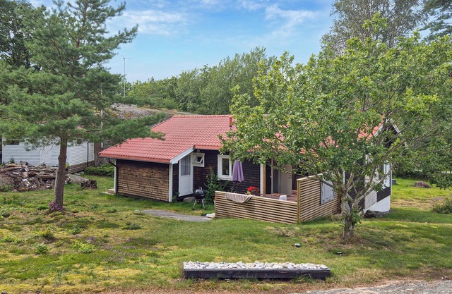 Stunning home in Hjälteby with kitchen