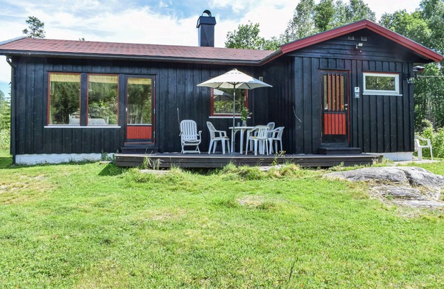 Stunning home in Magnor with kitchen