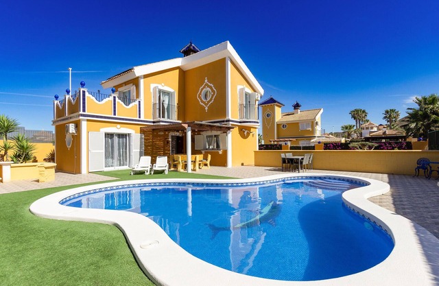 Stunning home in Mazarrón with kitchen