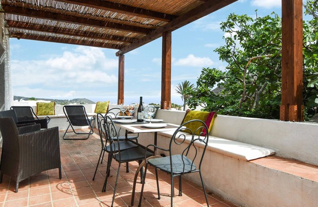 Stunning home in Pantelleria with WiFi