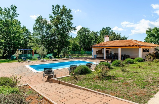 Stunning home in Pazin