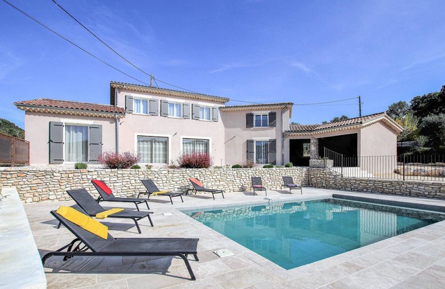 Stunning home in Saint-Thomé with WiFi