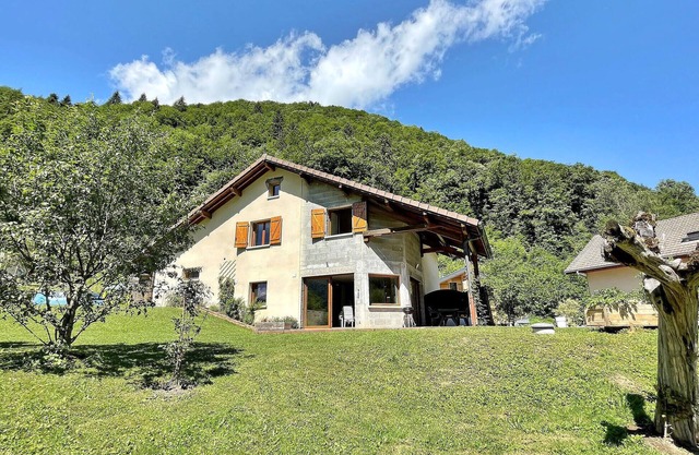Stunning home in Seythenex with WiFi