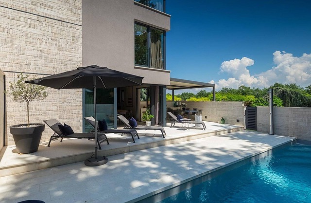 Stunning home in Umag