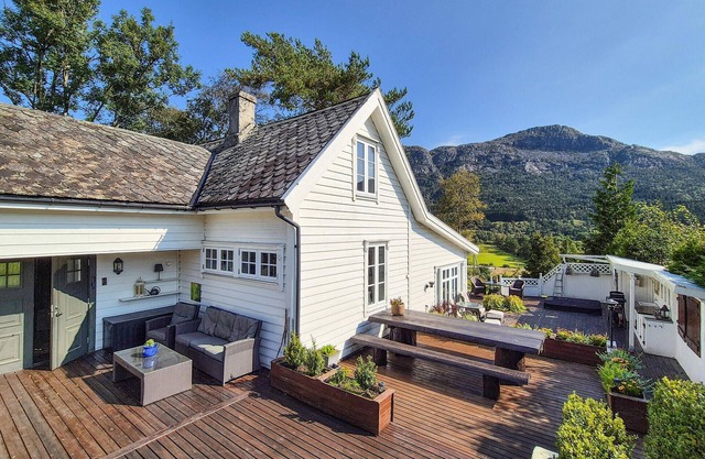 Stunning home in Vikebygd with house a mountain view