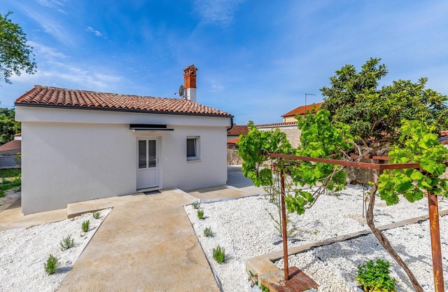 Stunning home in Vinkuran with WiFi
