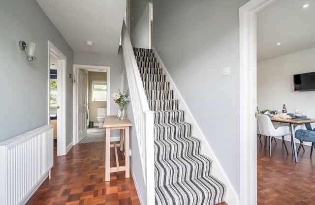 Stunning home over looking Belfast City, 11 minutes to City Centre