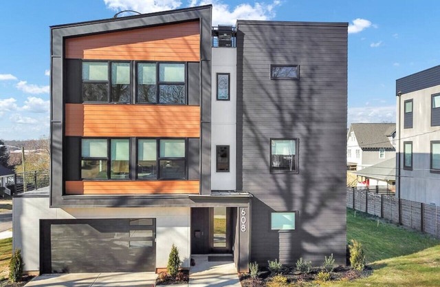 Stunning Home w/Pool/Outdoor kitchen,Gym, GameRoom, Rooftop