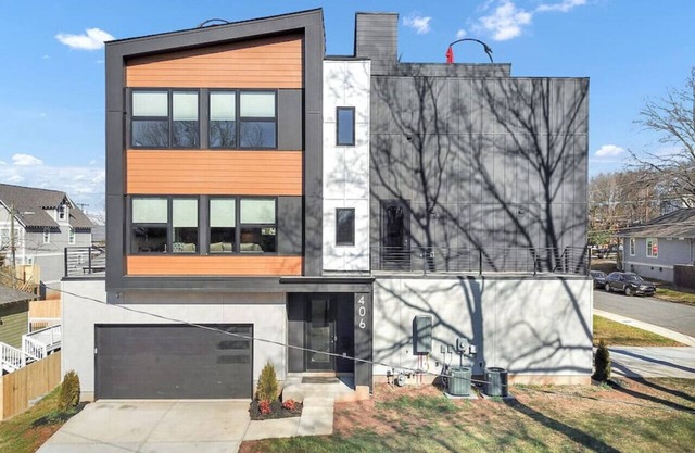 Stunning Home with Pool, Outdoor Kitchen Rooftop,BBQ