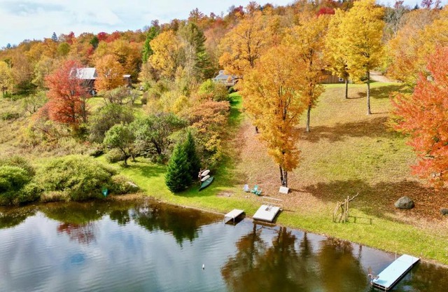 Stunning Lake Front! Modern+Chic+Cosy pet friendly