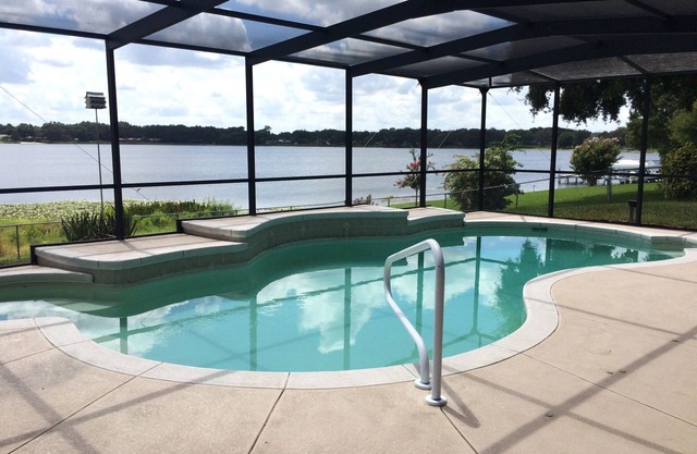 Stunning Lake Front Home on Lake Whistler - Perfect for all the Family to Enjoy!