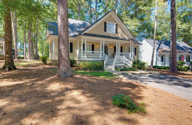 Stunning Lake Oconee Retreat w/Pool Access!