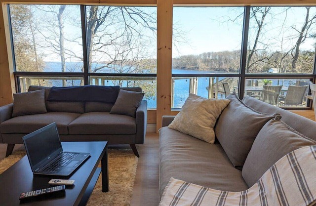 Stunning lakefront 4 season cottage in PEC