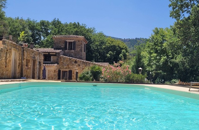 Stunning Mas with swimming pool "La Bergerie du Razès"