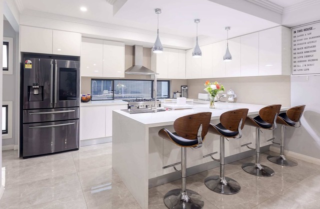 Stunning Modern 5BR Pet Friendly Home