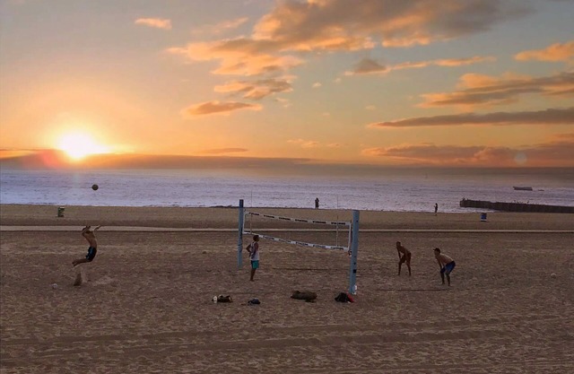 Stunning Modern Beachfront Retreat - ON THE SAND WITH SPECTACULAR OCEAN VIEWS