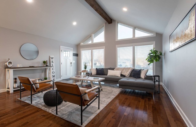 Stunning Modern Farmhouse with Mountain Views!