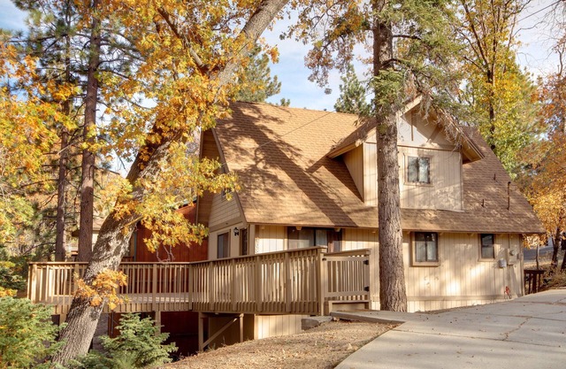Stunning Moonridge Cabin!